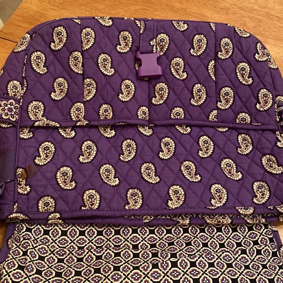 Vera Bradley messenger bag purple paisley design very nice lots of pockets nice - Picture 13 of 16
